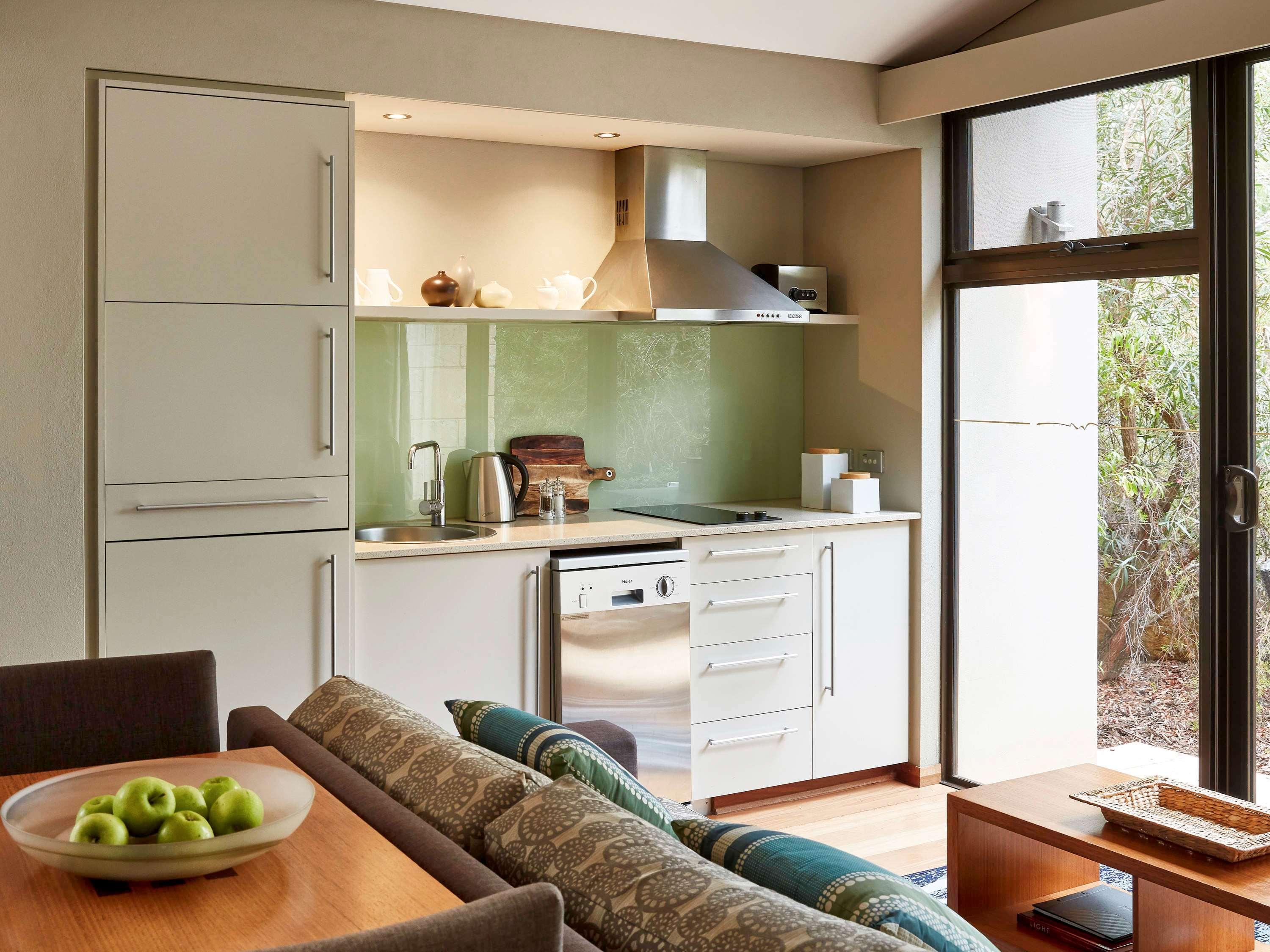 Pullman Bunker Bay Resort Margaret River Dunsborough Eksteriør billede A kitchen in a typical apartment