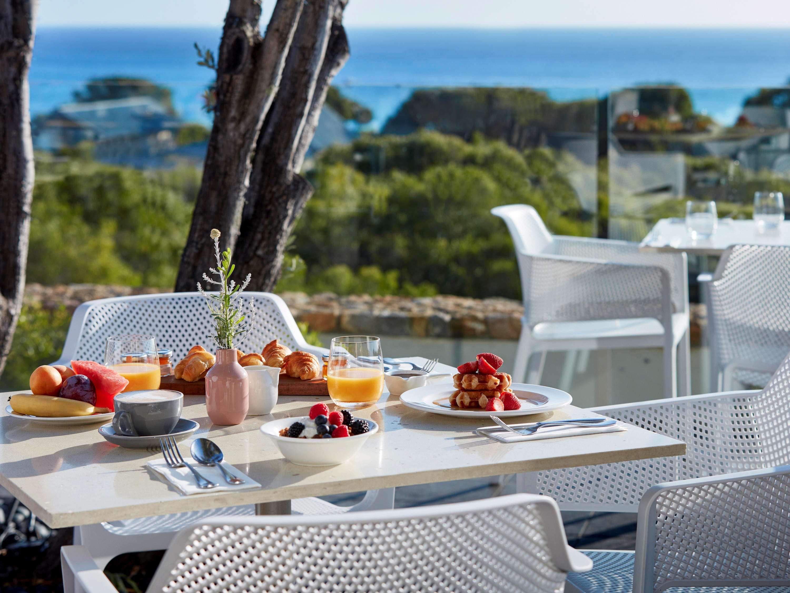 Pullman Bunker Bay Resort Margaret River Dunsborough Eksteriør billede Breakfast at the hotel