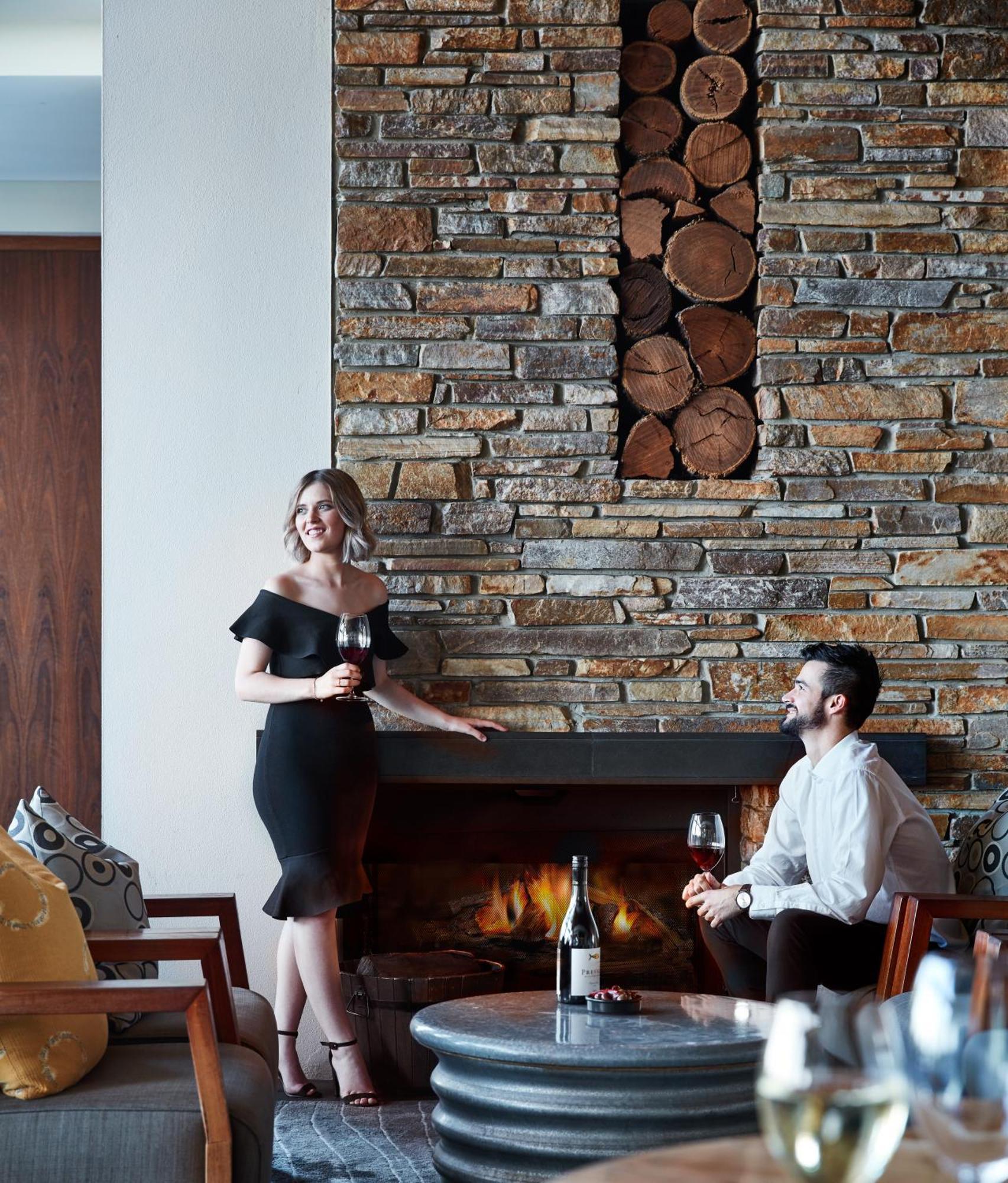 Pullman Bunker Bay Resort Margaret River Dunsborough Eksteriør billede A fireplace in a hotel